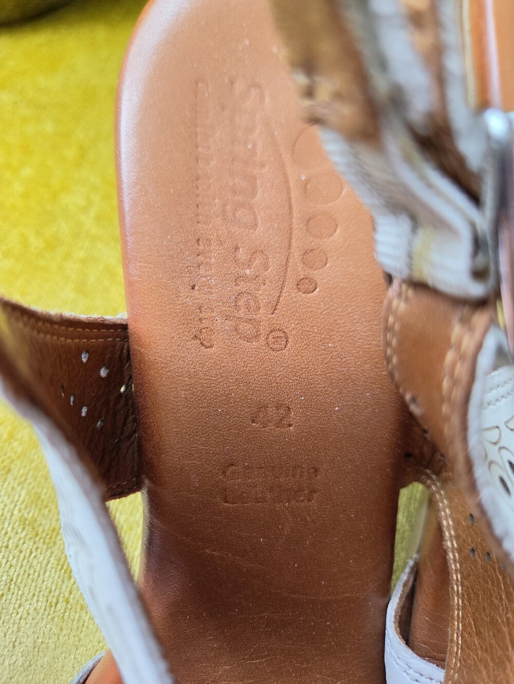 Spring Step Chains Slingbacks - Picture 9 of 10